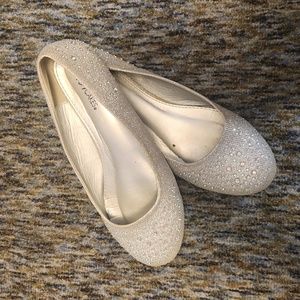 Hot cakes dress flats 11 W Silver sparkly